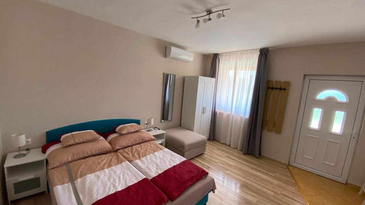 Korall Apartman Balatonfůzfő Exterior foto